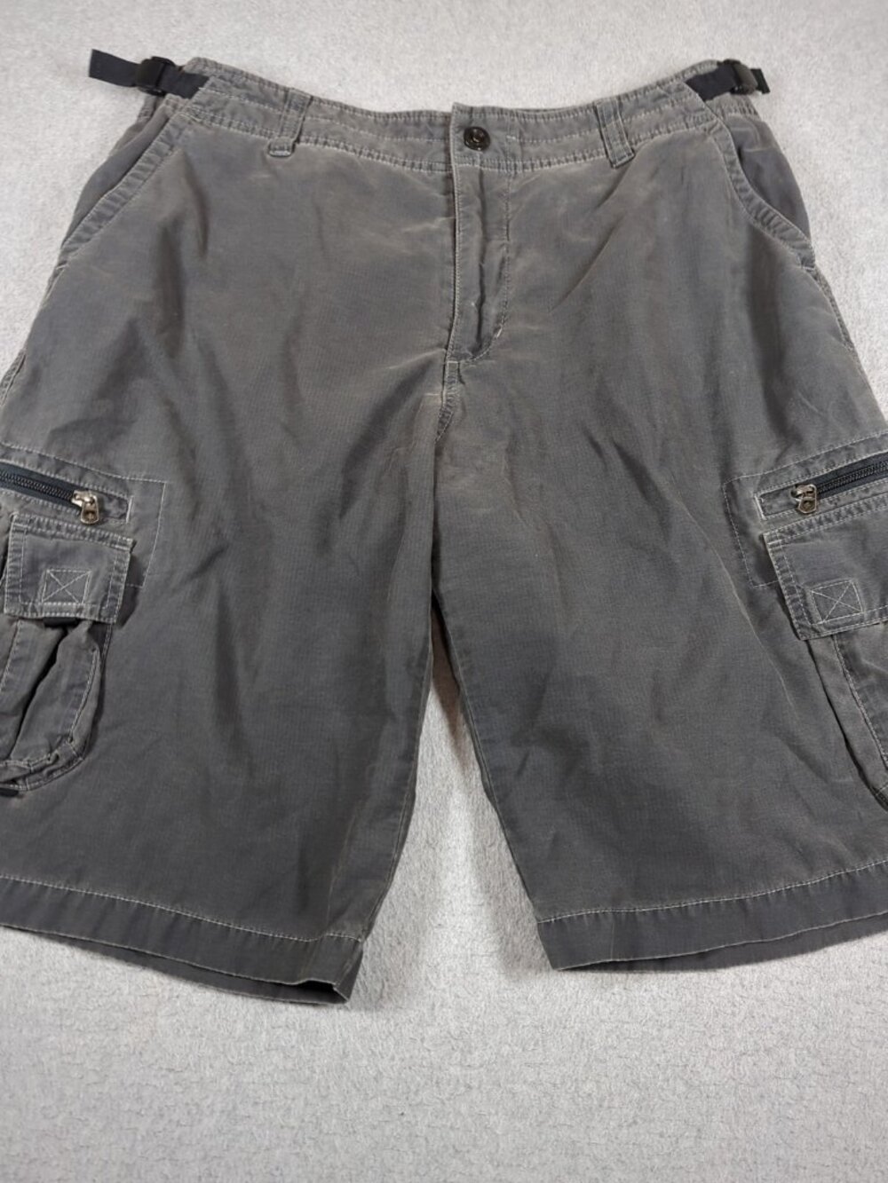 Kuhl Cargo Shorts Men's Large 32 Gray Gorpcore Outdoor Hiking Zip Pockets
